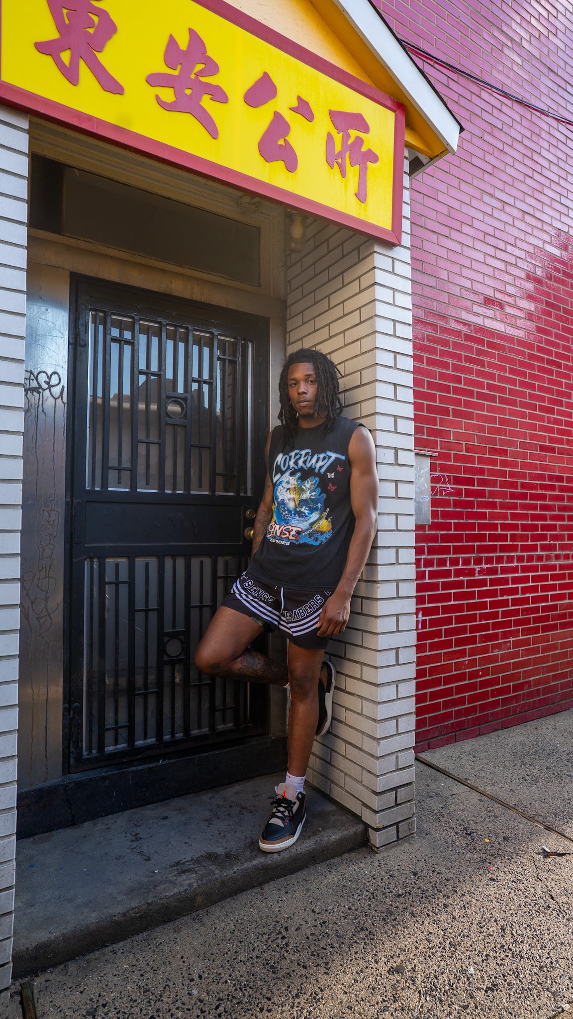 "OFF THE PLAYGROUND" SHORTS (BLACK)